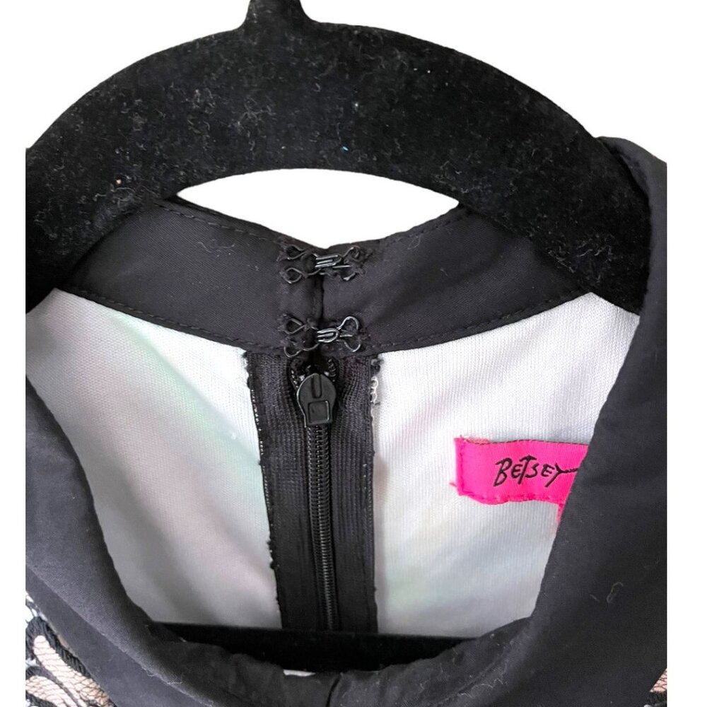 Betsey Johnson Size 6 Black Sleeveless Peek-A-Boo Lace Fit & Flare Dress - Picture 5 of 7